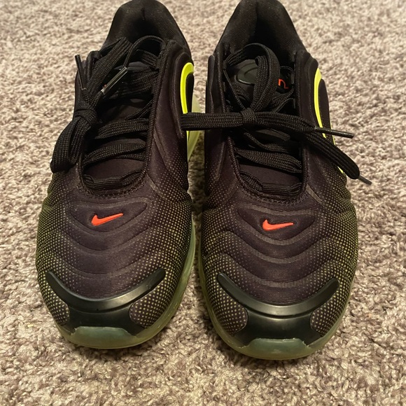 Nike Air Max 720 -size 6 youth, big kids. Fits woman size 8. - Picture 3 of 8